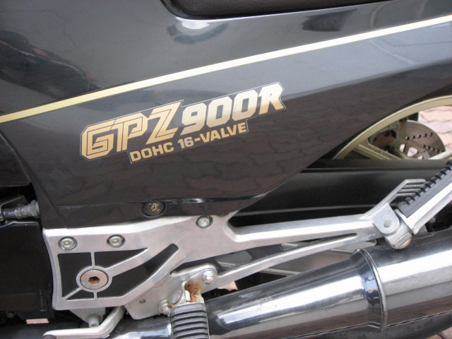 カワサキ ニンジャGPZ900R/750Rのフレーム番号・エンジン番号 | 空冷 