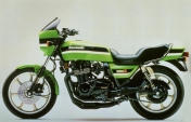 Kawasaki Z1000R 2