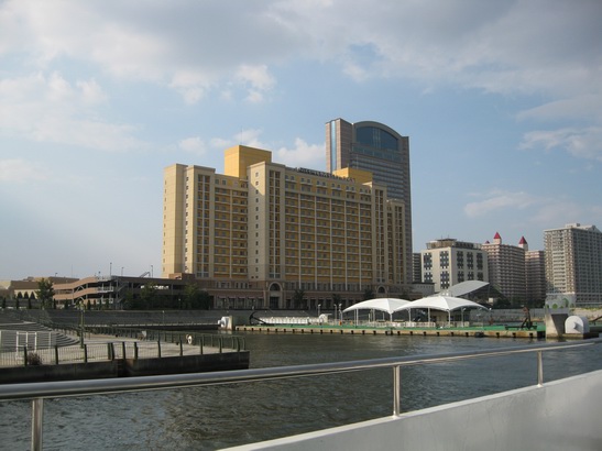 ホテルユニバーサルポート川側